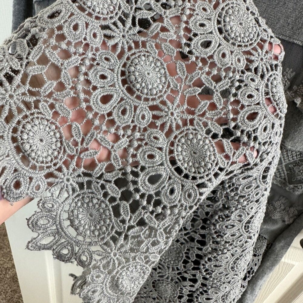 Sundance Gray Boho Crochet Lace Tunic Sweater Women Size L Cozy Style - Picture 4 of 9